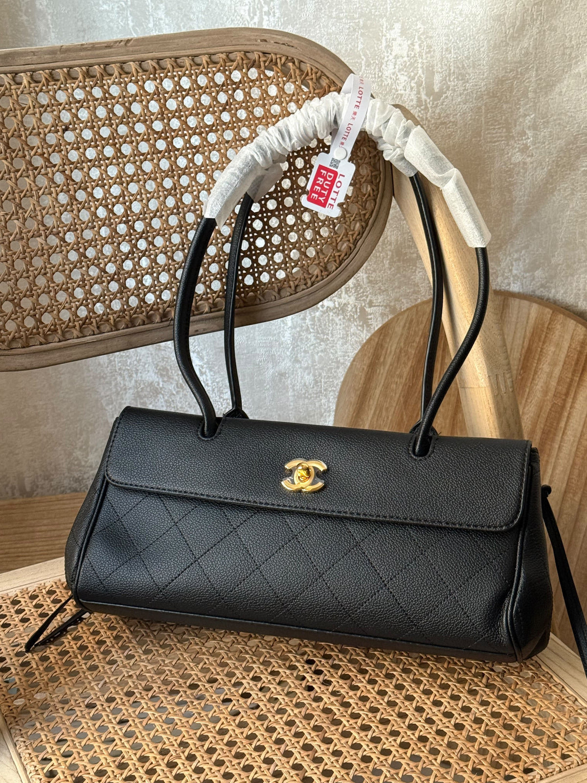 Elegant Quilted shoulder Handbag