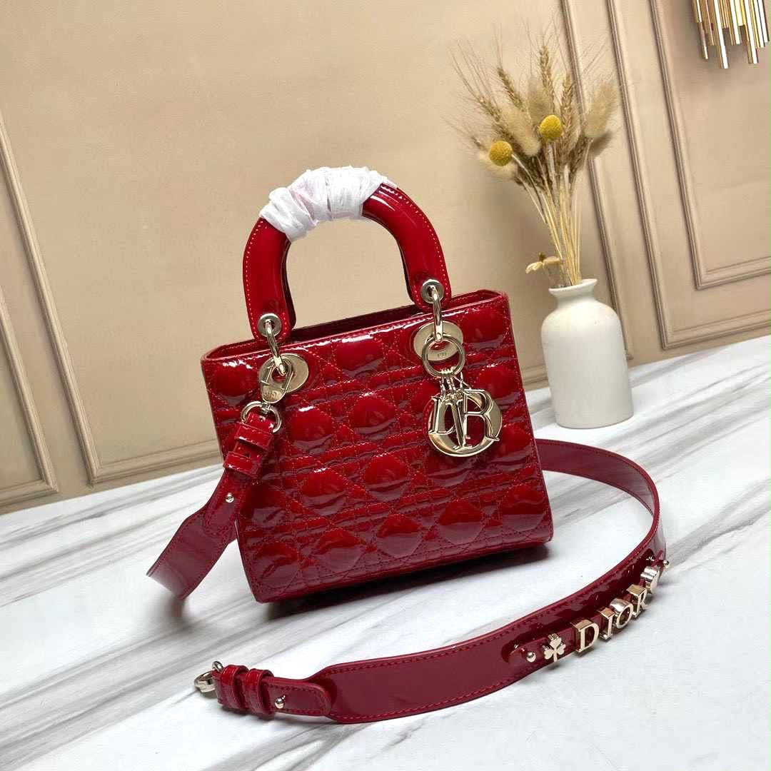 DIOR
