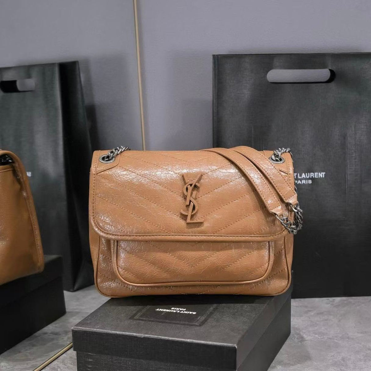SAINT LAURENT
