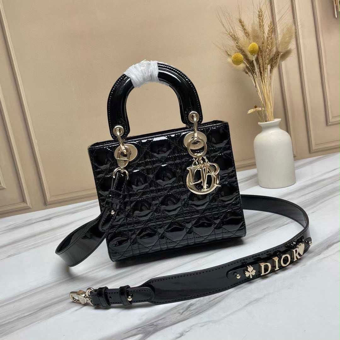 DIOR