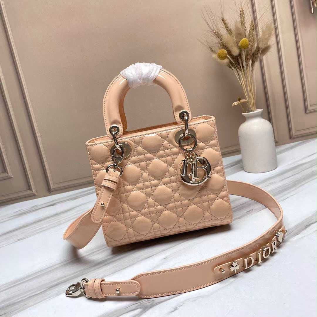 DIOR