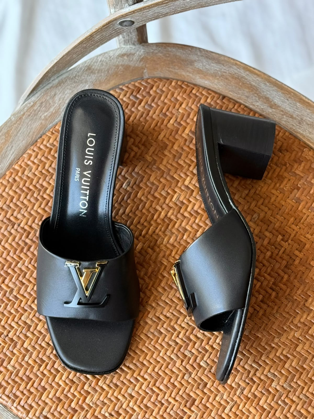 LOUIS VUITTON