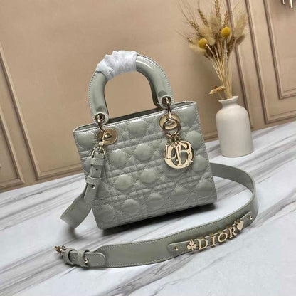 DIOR