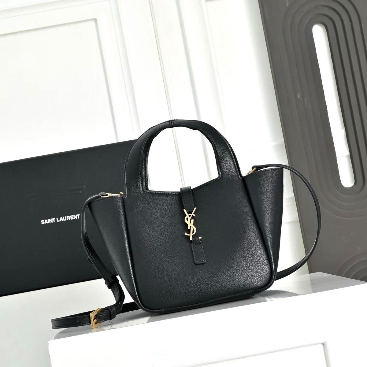 SAINT LAURENT