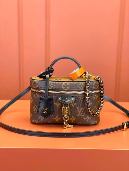 Mini Chain Shoulder Bag