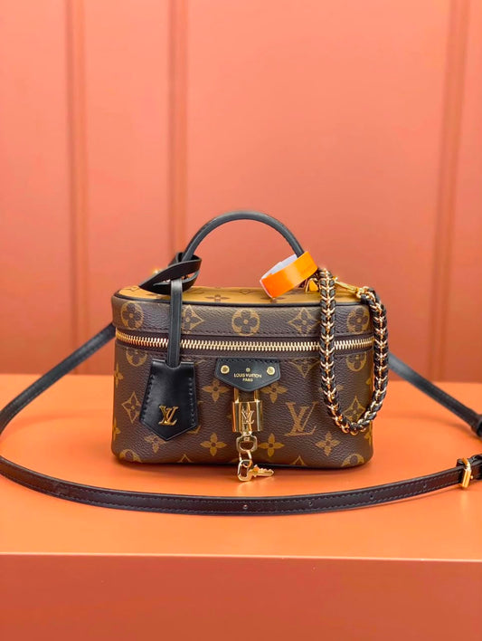 Mini Chain Shoulder Bag