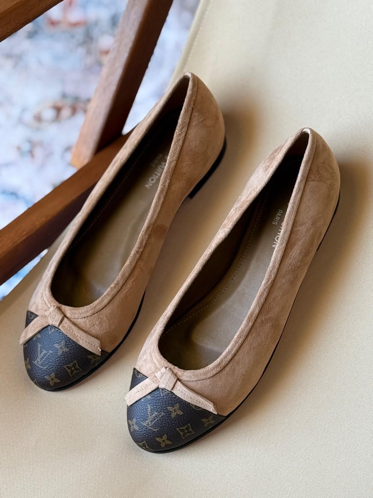 Vintage-Inspired Ballet Pumps