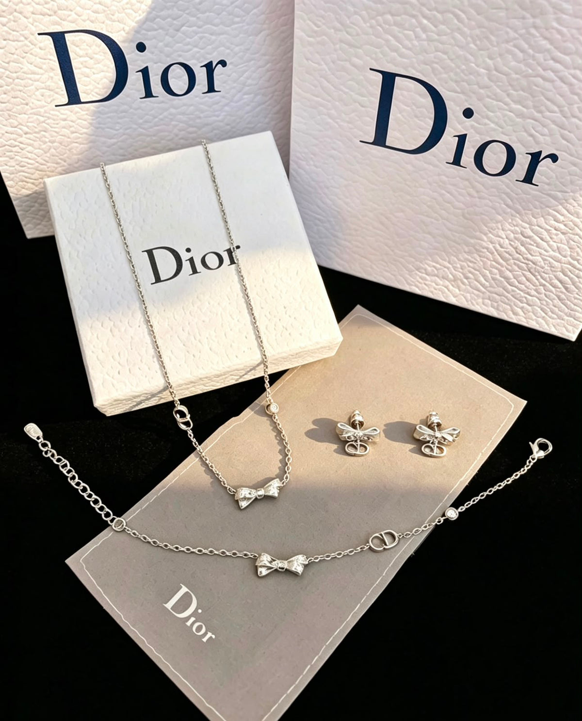 DIOR