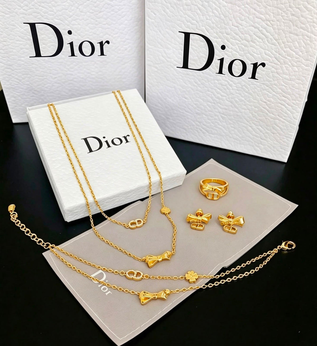 DIOR