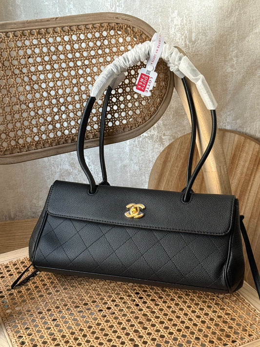 Elegant Quilted shoulder Handbag